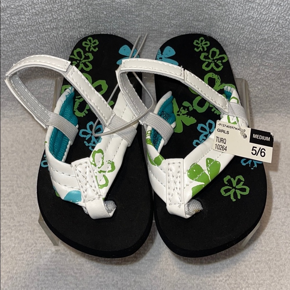Girls Med 5/6 Turquoise Sandals